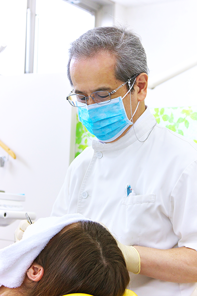 歯科医師治療風景