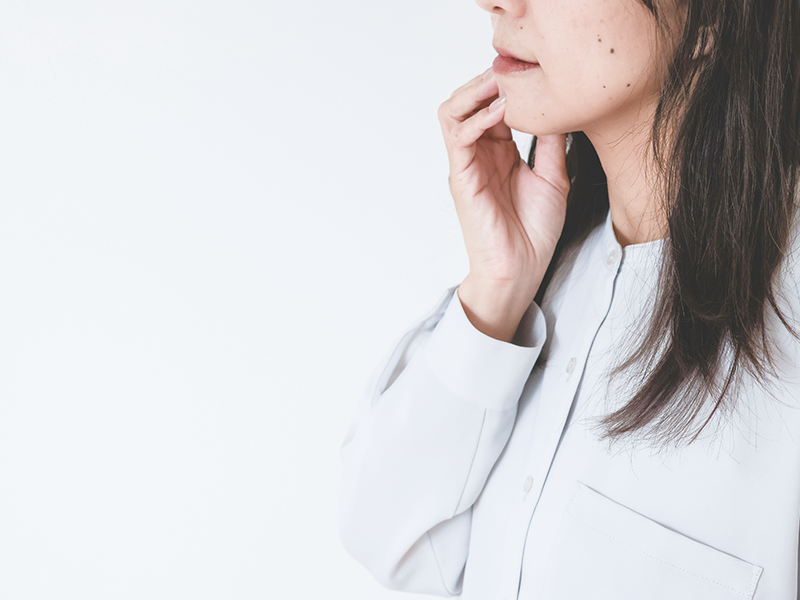 顎が気になる女性