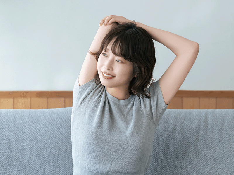 ストレッチする女性